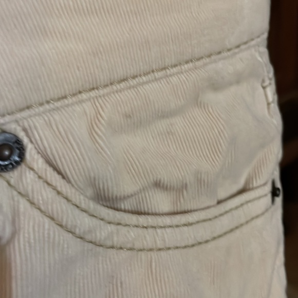 Size 5 flair corduroy ,waist 23, length 37. Flair 9 inches - Picture 4 of 5